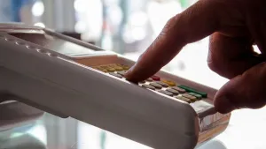 Jak wybrać kasę fiskalną w Krakowie do małego biznesu?